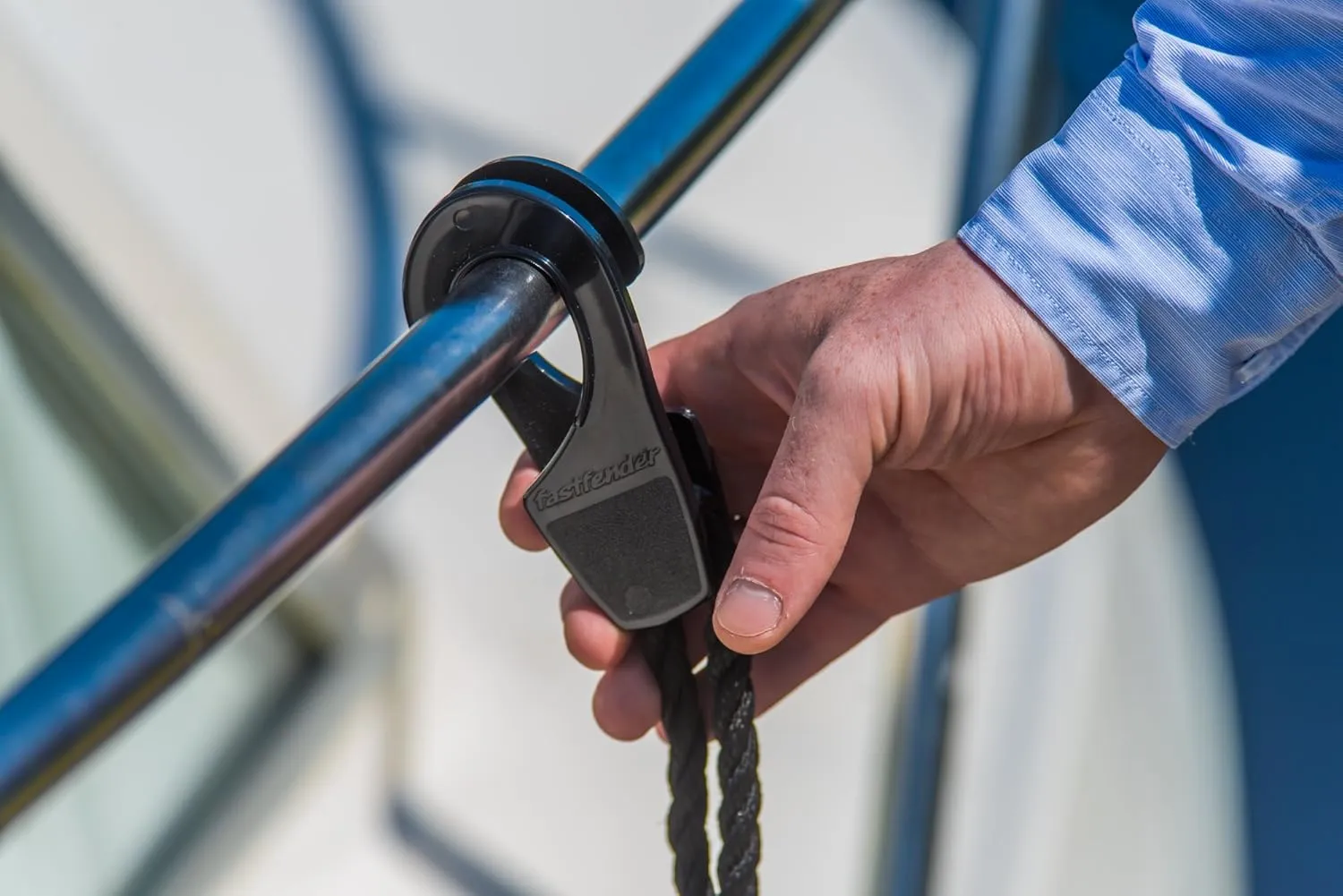 – 32 - The Original Single Handed Boat Fender Hanger - Made from UV Resistant Plastic - Sold in Pairs