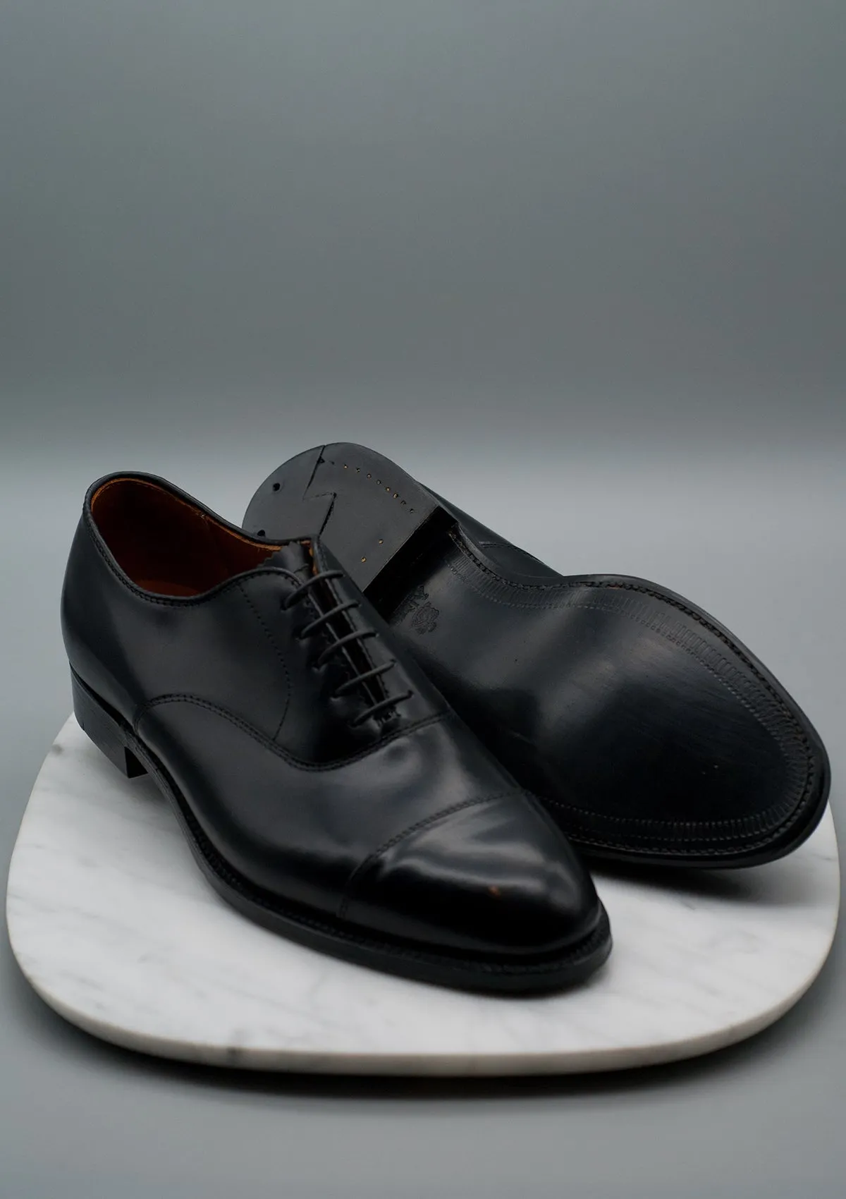 907 Straight Tip Bal - Black Calfskin