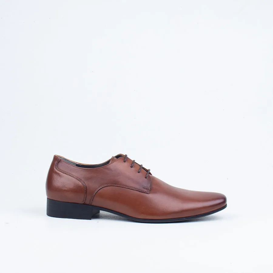 Grand Lace Up