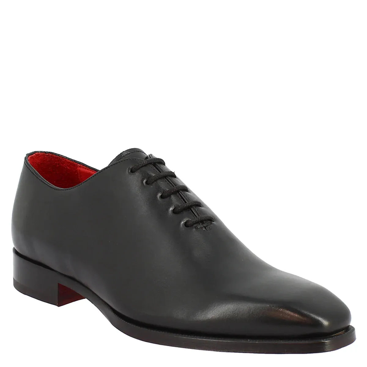 Handmade lace-up shoes in black leather