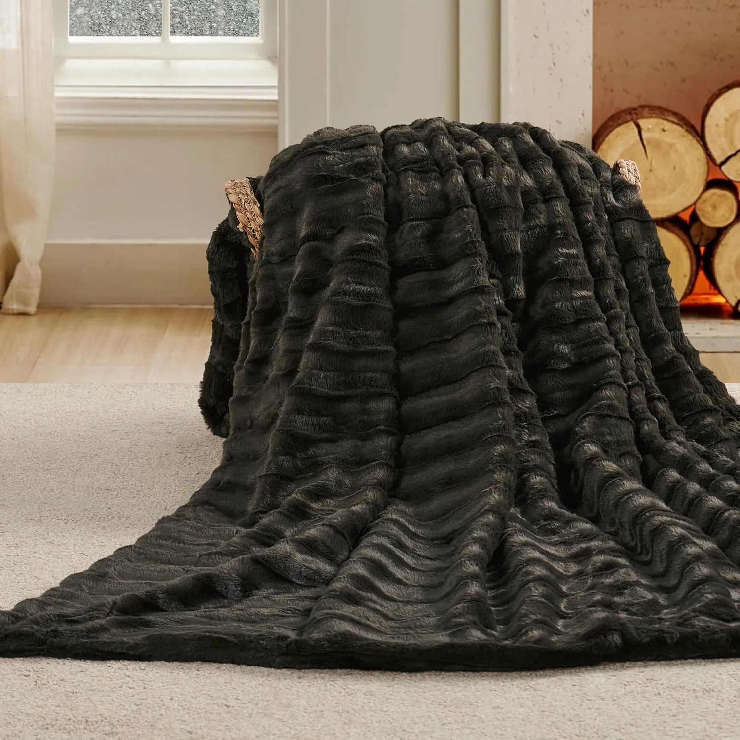 Home Soft Things Derby Double Sided Faux Fur Throw Blanket, Chocolate, 50'' x 60'', Super Soft Comfy Fluffy Plush Bed Couch Cover for All Year Round Accent Home Decoration