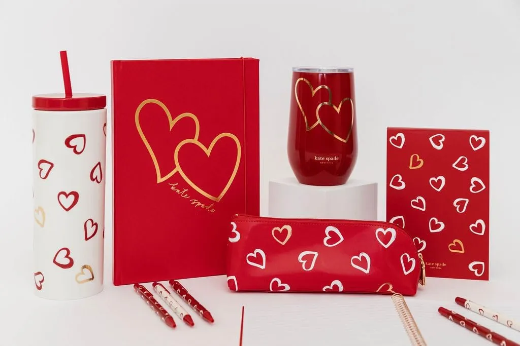 kate spade new york Insulated Stainless Steel Wine Tumbler, 16 Ounce Double Wall Tumbler, Stemless Travel Cup with Lid (Brushstroke Hearts)