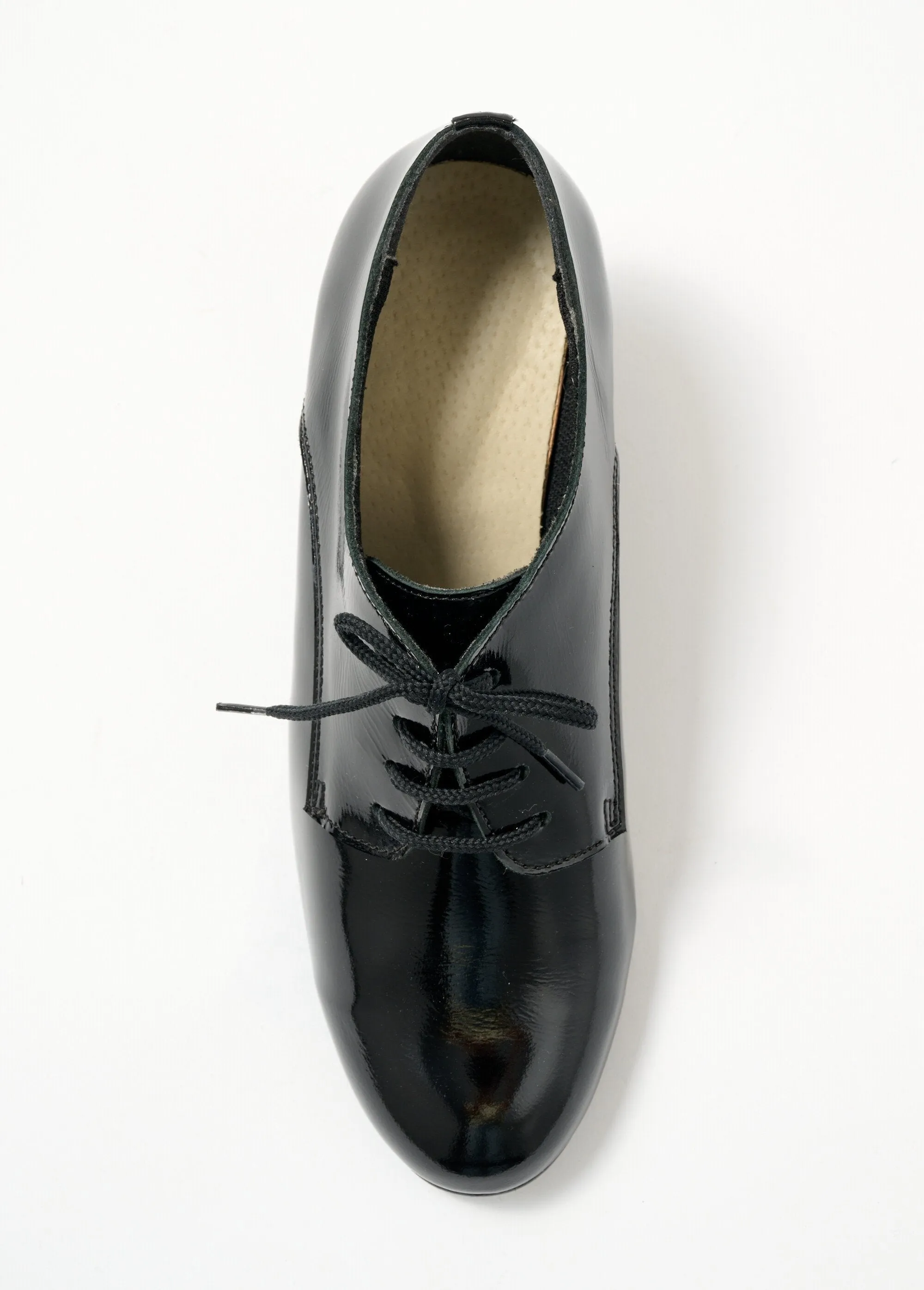 Patent leather lace-up Derbies with comfort width heels